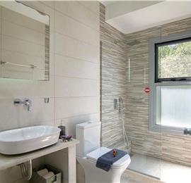 3 bedroom villa with pool & sea views, Agios Mathaios, sleeps 6